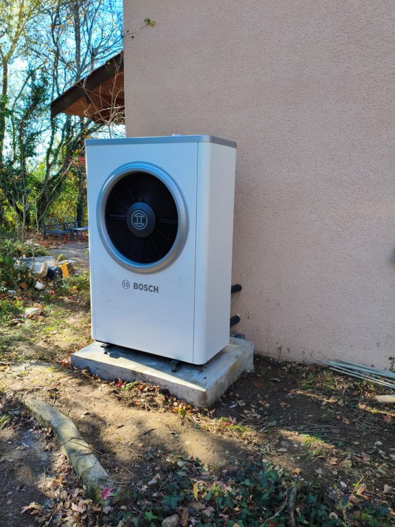 Climatisation réversible à Saint-André-de-Corcy, Meximieux et Villefranche-sur-Saône : pourquoi 2026 est le moment idéal pour se lancer ?